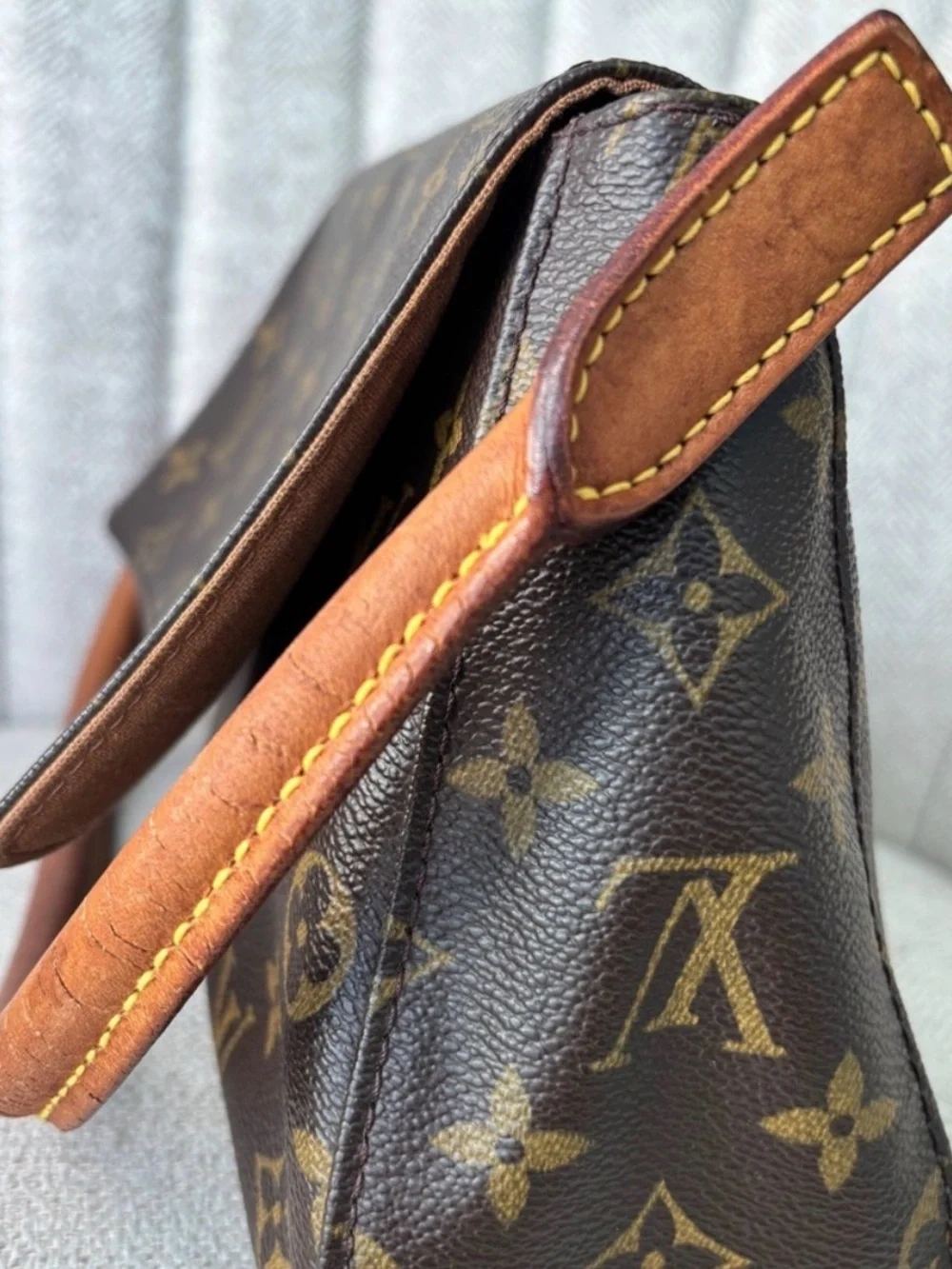 Louis Vuitton Mini Looping Vintage